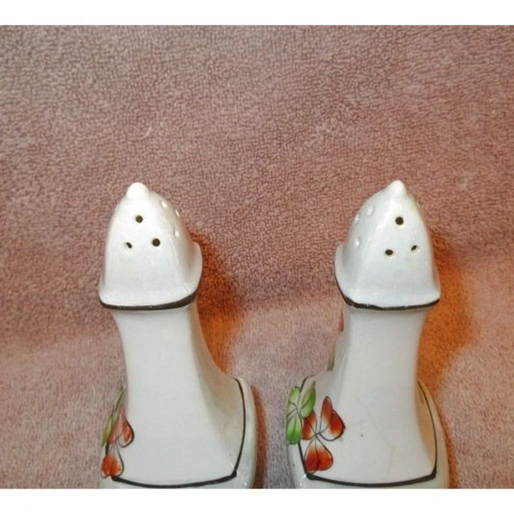 Vtg Japan Cherry Blossom Salt & Pepper Shakers Porcelain MCM 60s Cottagcore 5
